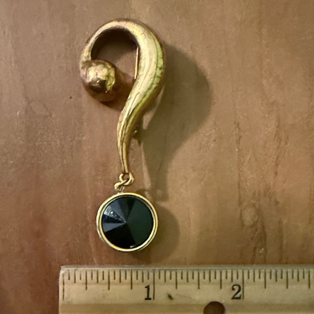Elegant Gold and Black Question Mark Pendant